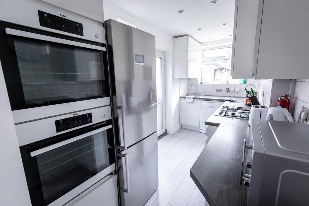 Windsor House 3 Bedrooms Sleeps 8 Mánchester Exterior foto